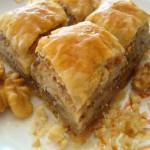 baklava sa orasima i suvim grozdjem